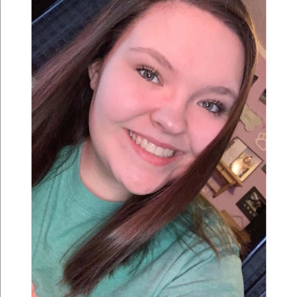Meet your Posher, Alyssa